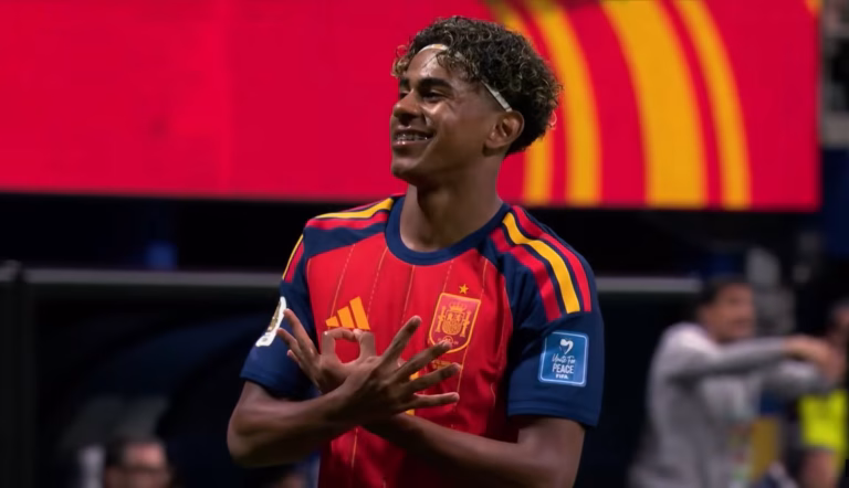 Lamine Yamal celebration 304 Barcelone