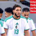 Célébration du latéral gauche algérien Jaouen Hadjam après son but à la 2e minute lors du match Algérie - Zambie au stade Hocine-Aït-Ahmed de Tizi-Ouzou.